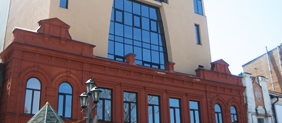 Фасад здания из алюминия на проспекте Кирова